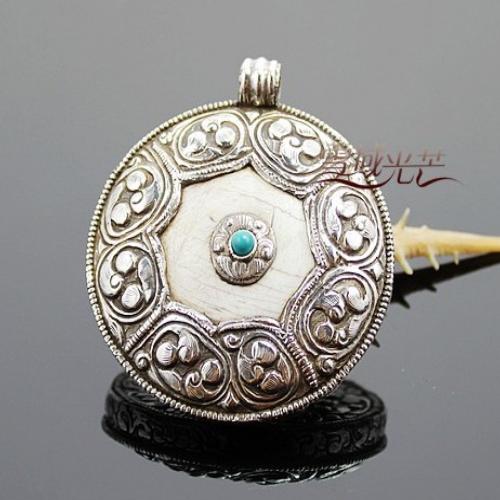 Handmade Tibetan Old Tridacna Sterling Silver Pendant