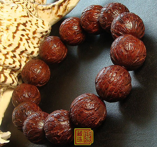 Consecration 18MM Redsandalwood Tibetan Symbol Bracelet - Vase (bum-pa)