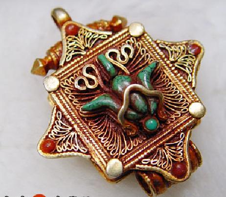 Handmade Tibetan Jewelry Turquoise Ghau Prayer Box Pendant