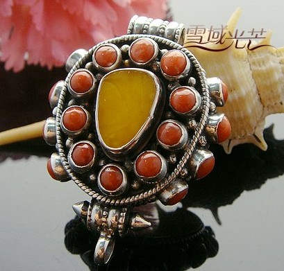 Tibetan Handmade Mila Coral Gau Box Pendant