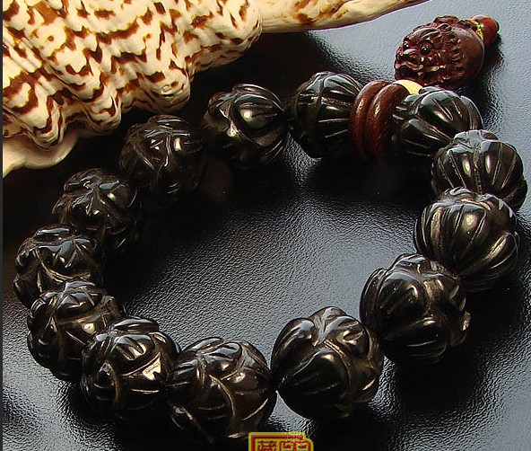 Tibetan Natural Old Black Agate Lotus Bracelet