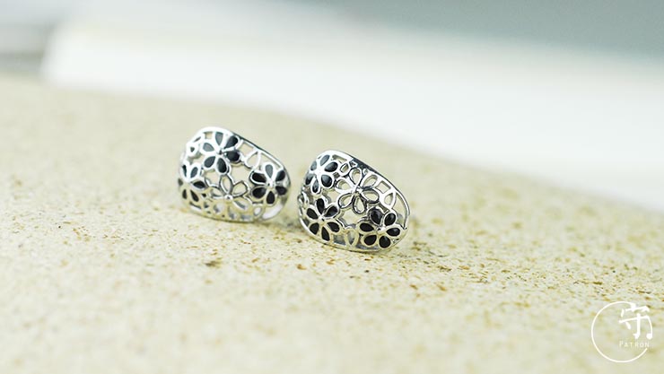 Handmade Hollow Out Flowers Kiss Painting Women 925 Silver Earrings Handmade Hollow Out Flowers Kiss Painting Women 925 Silver Earrings