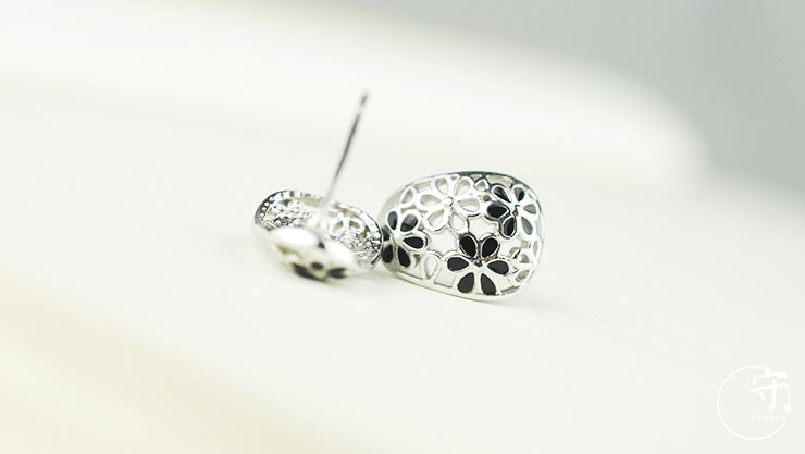 Handmade Hollow Out Flowers Kiss Painting Women 925 Silver Earrings Handmade Hollow Out Flowers Kiss Painting Women 925 Silver Earrings