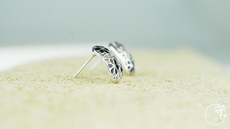 Handmade Hollow Out Flowers Kiss Painting Women 925 Silver Earrings Handmade Hollow Out Flowers Kiss Painting Women 925 Silver Earrings