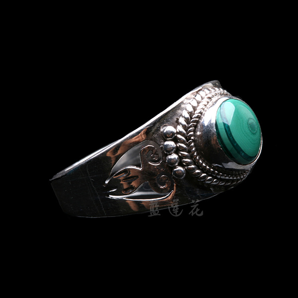 Nepal Handmade 925 Sterling Silver Malachite Ring Nepal Handmade 925 Sterling Silver Malachite Ring