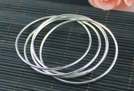 A Group Of Five Retro 925 Sterling Silver Bracelets A Group Of Five Retro 925 Sterling Silver Bracelets