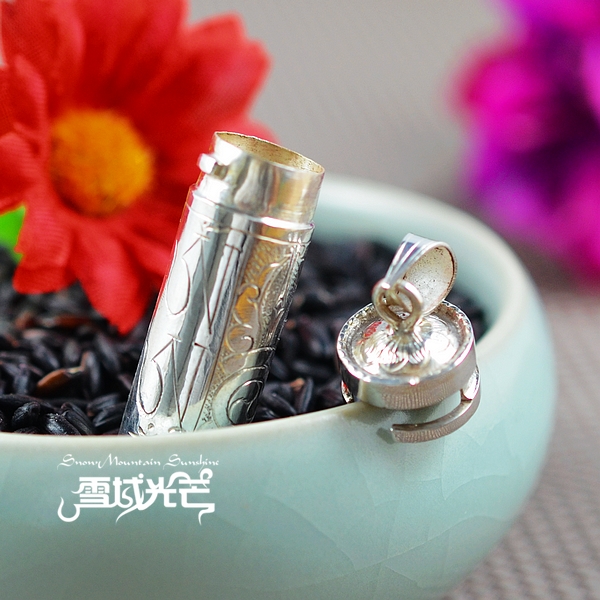 Handmade Nepal 925 Sterling Silver Vajra Pestle Om Mani Padme Hum Gaudencio Pendant Handmade Nepal 925 Sterling Silver Vajra Pestle Om Mani Padme Hum Gaudencio Pendant