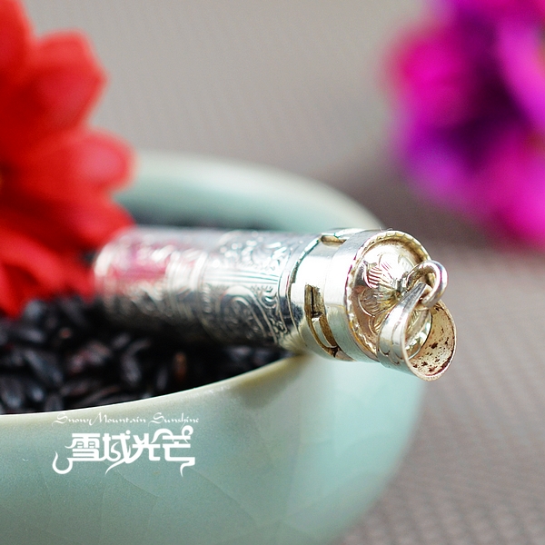 Handmade Nepal 925 Sterling Silver Vajra Pestle Om Mani Padme Hum Gaudencio Pendant Handmade Nepal 925 Sterling Silver Vajra Pestle Om Mani Padme Hum Gaudencio Pendant