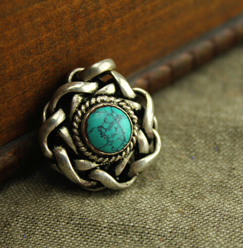 Vintage Tibetan Silver Handmade Turquoise Twist Necklace Pendant Vintage Tibetan Silver Handmade Turquoise Twist Necklace Pendant