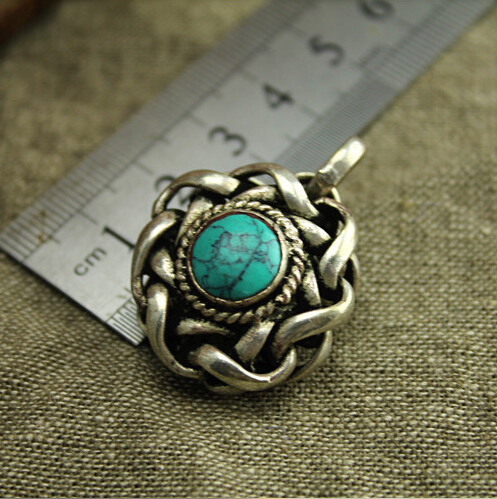 Vintage Tibetan Silver Handmade Turquoise Twist Necklace Pendant Vintage Tibetan Silver Handmade Turquoise Twist Necklace Pendant