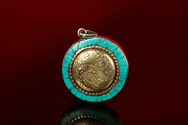 Nepal Handmade Turquoise Eight Auspicious Symbols Gaudencio Box Pendant Nepal Handmade Turquoise Eight Auspicious Symbols Gaudencio Box Pendant
