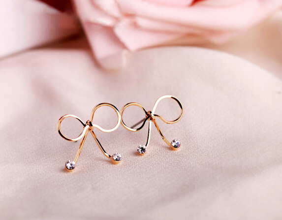Pierced Bow Rhinestone Earrings Pierced Bow Rhinestone Earrings