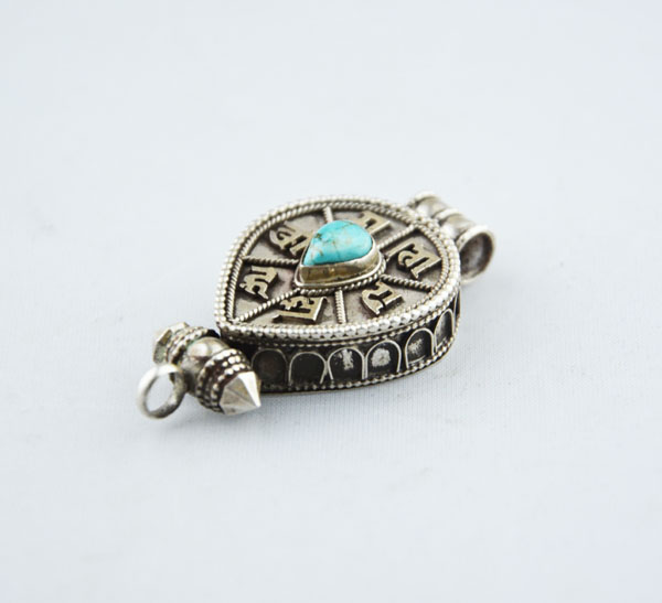 Handmade 925 Sterling Silver Natural Turquoise Tear Shaped Gaudencio Pendant Handmade 925 Sterling Silver Natural Turquoise Tear Shaped Gaudencio Pendant