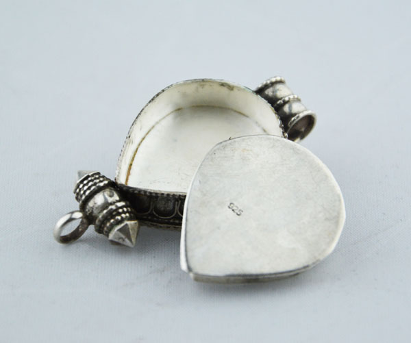 Handmade 925 Sterling Silver Natural Turquoise Tear Shaped Gaudencio Pendant Handmade 925 Sterling Silver Natural Turquoise Tear Shaped Gaudencio Pendant