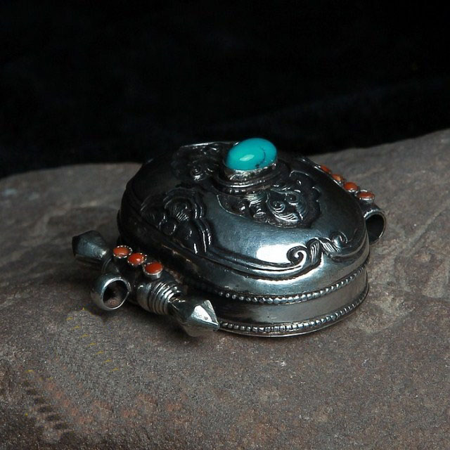Nepal Handmade 925 Sterling Silver Red Coral Turquoise Vajra Gau Pendant Nepal Handmade 925 Sterling Silver Red Coral Turquoise Vajra Gau Pendant