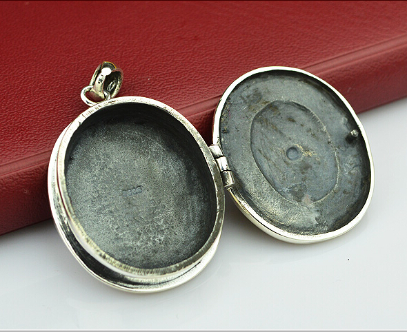 Lotus Carving 925 Silver Ellipse Shaped Mantra Vajra Gau Box Pendant With No Chain Lotus Carving 925 Silver Ellipse Shaped Mantra Vajra Gau Box Pendant With No Chain