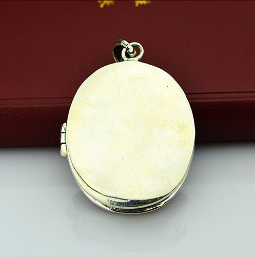 Lotus Carving 925 Silver Ellipse Shaped Mantra Vajra Gau Box Pendant With No Chain Lotus Carving 925 Silver Ellipse Shaped Mantra Vajra Gau Box Pendant With No Chain