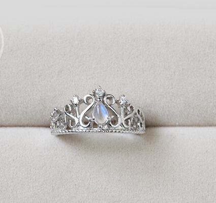 Vintage 925 Silver Zircon Crown Ring With Blue Moonstone Vintage 925 Silver Zircon Crown Ring With Blue Moonstone
