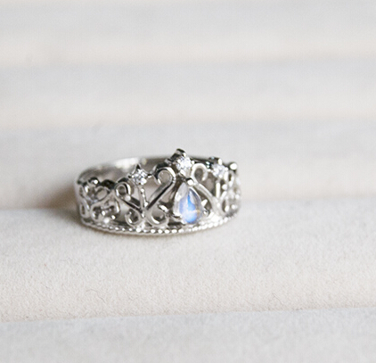 Vintage 925 Silver Zircon Crown Ring With Blue Moonstone Vintage 925 Silver Zircon Crown Ring With Blue Moonstone