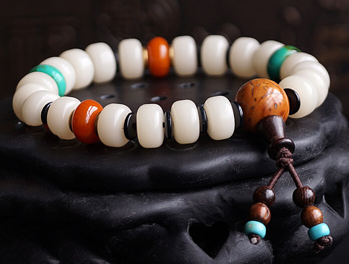 10MM White Bodhi Root Turquoise Beads Bracelet with Pterocarpus indicus Charms 10MM White Bodhi Root Turquoise Beads Bracelet with Pterocarpus indicus Charms