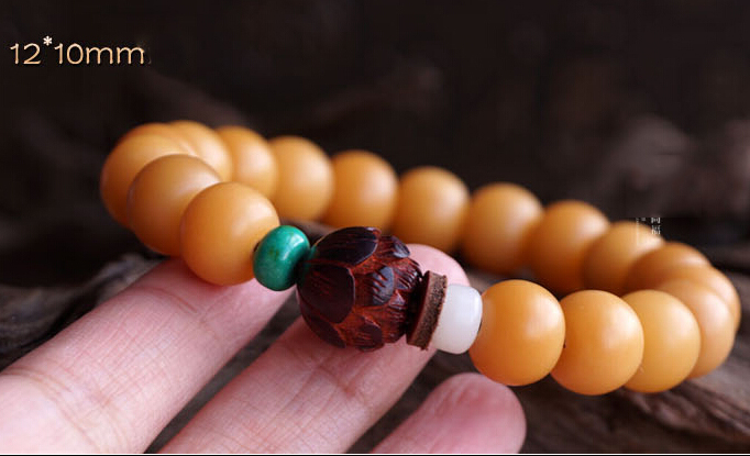 12MM Yellow Bodhi Bracelet With 14MM Lobular Red Sandalwood Totus Buddhist Stupa 12MM Yellow Bodhi Bracelet With 14MM Lobular Red Sandalwood Totus Buddhist Stupa