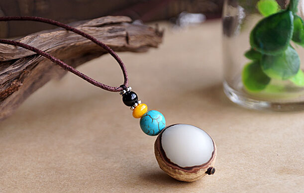 Handmade Exclusive Round Bodhi Seed With Half Peel Black Agate Beads Pendant Necklace Handmade Exclusive Round Bodhi Seed With Half Peel Black Agate Beads Pendant Necklace