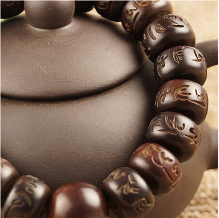 Handmade Tibetan 14MM Flat Bead Om Mani Padme Hum Mantra Wooden Knocker Bracelet Handmade Tibetan 14MM Flat Bead Om Mani Padme Hum Mantra Wooden Knocker Bracelet