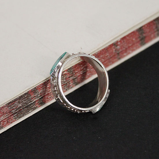Nepal Tantra 925 Silver Om Mani Padme Hum Mantra Prayer Ring With Turquoise Nepal Tantra 925 Silver Om Mani Padme Hum Mantra Prayer Ring With Turquoise