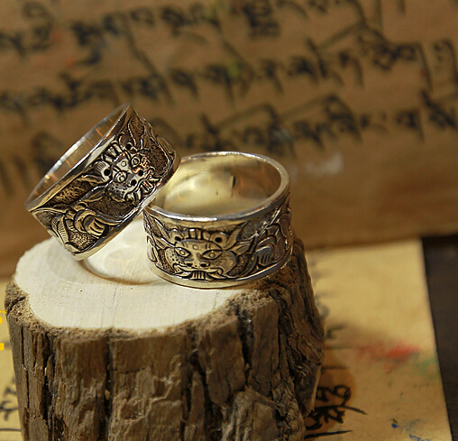 Vintage Nepal Handmade Carving 925 Silver Buddhist Guardians Wide Ring Vintage Nepal Handmade Carving 925 Silver Buddhist Guardians Wide Ring