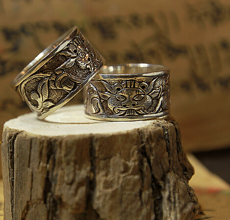 Vintage Nepal Handmade Carving 925 Silver Buddhist Guardians Wide Ring Vintage Nepal Handmade Carving 925 Silver Buddhist Guardians Wide Ring