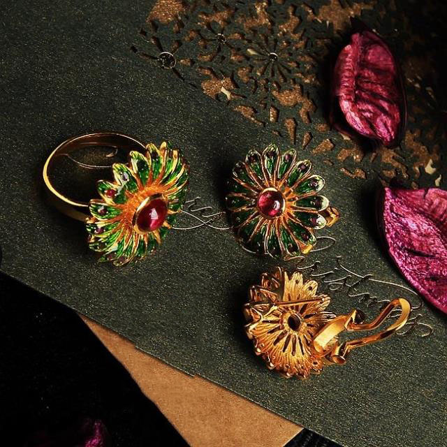 Thailand Genuine 925 Silver Gilding Colour Enamels Ruby Ring Thailand Genuine 925 Silver Gilding Colour Enamels Ruby Ring