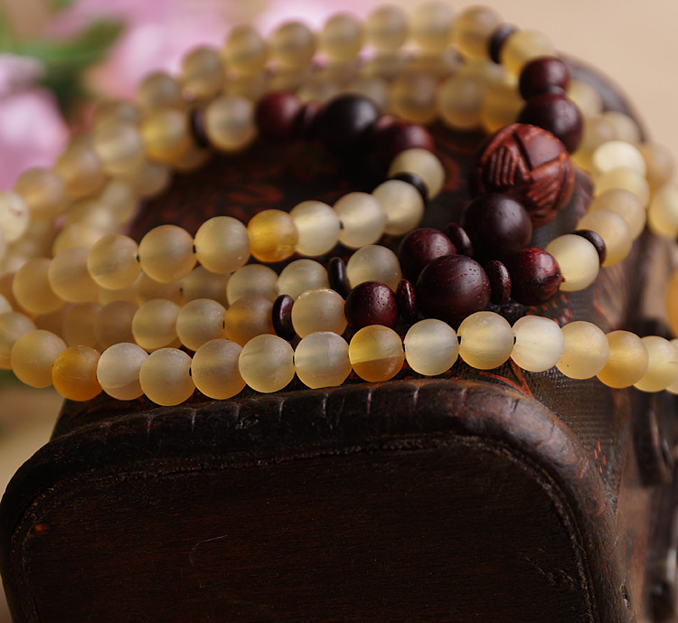 Natural 108 6MM Sheep Horns Lobular Red Sandalwood Brave Troops Prayer Beads Bracelet Natural 108 6MM Sheep Horns Lobular Red Sandalwood Brave Troops Prayer Beads Bracelet