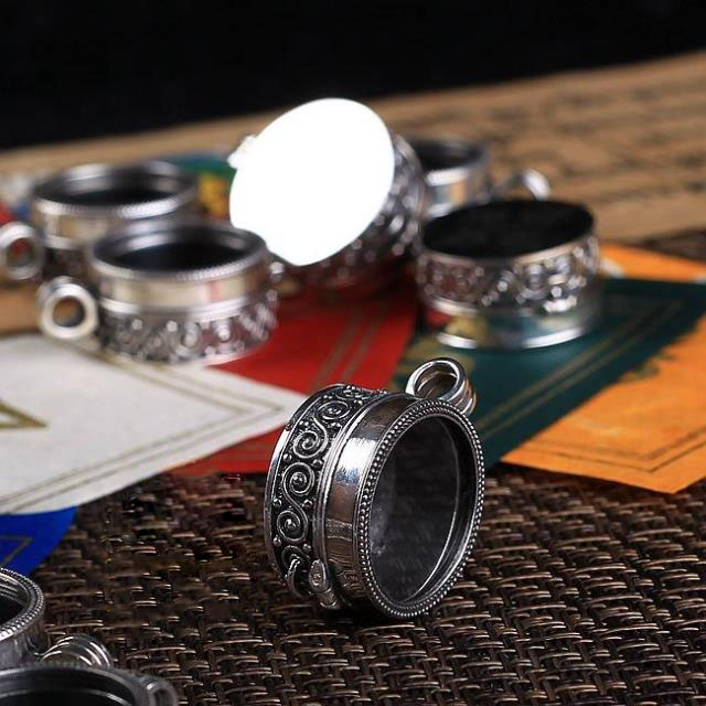 Handmade 925 Sterling Silver Transparent Cover Round Gawu Pendant Handmade 925 Sterling Silver Transparent Cover Round Gawu Pendant