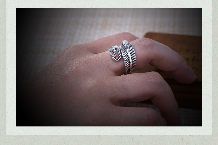 Retro 925 Sterling Silver Feather Opening Ring With Ruby Retro 925 Sterling Silver Feather Opening Ring With Ruby