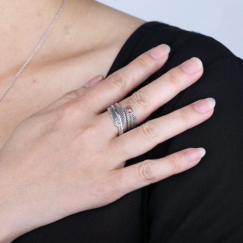 Retro 925 Sterling Silver Feather Opening Ring With Ruby Retro 925 Sterling Silver Feather Opening Ring With Ruby