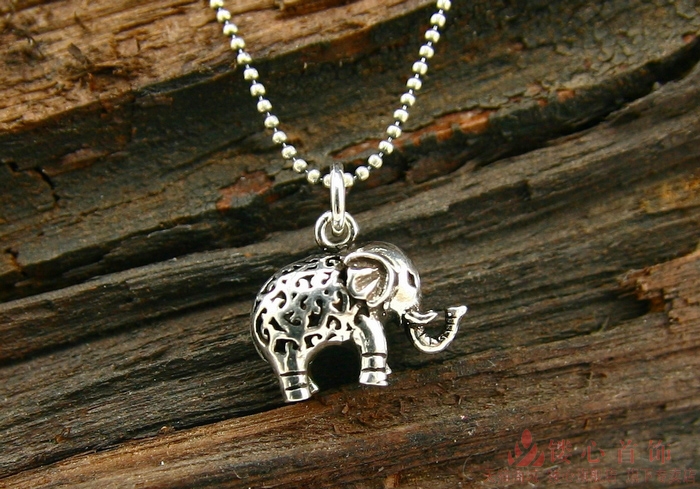 Retro S925 Silver Small Elephant Pendant With No Chain Retro S925 Silver Small Elephant Pendant With No Chain