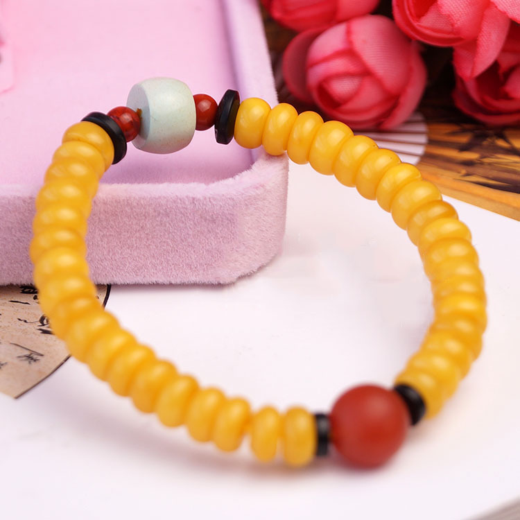 Natural Egg Yolk Amber And Red Chalcedony Bracelet Natural Egg Yolk Amber And Red Chalcedony Bracelet
