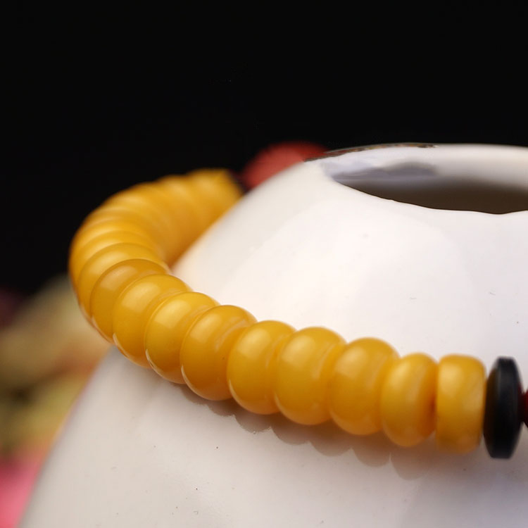 Natural Egg Yolk Amber And Red Chalcedony Bracelet Natural Egg Yolk Amber And Red Chalcedony Bracelet