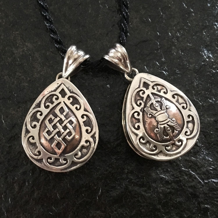 Vintage Handmade Nepal Heart-shaped Drop shape Pendant - Auspicious Buddhist Endless Knot Or Vajra Gau Pendant Vintage Handmade Nepal Heart-shaped Drop shape Pendant - Auspicious Buddhist Endless Knot Or Vajra Gau Pendant